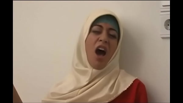 1101689 cewek arab jilbabnya bikin nafsu, siap digoyang