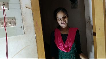 Sauteli behen ne apni chut ki pyas apne bhai se bujhai, garam ras se naha diya
