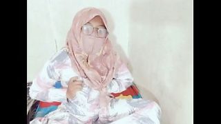 Tante seksi Indonesia lagi viral colmek pake botol, bikin makin panas dan menggoda