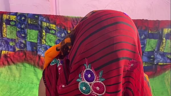 Sasur ne bahu ko choda jab wo sone jaa rahi thi, desi Indian hard sex fuck viral MMS, XVideo Hindi voice.