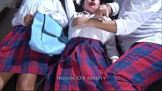 XXX kakak tiri India sama adik tiri dan kakak tiri lagi, hot banget dalam bahasa Hindi XXX