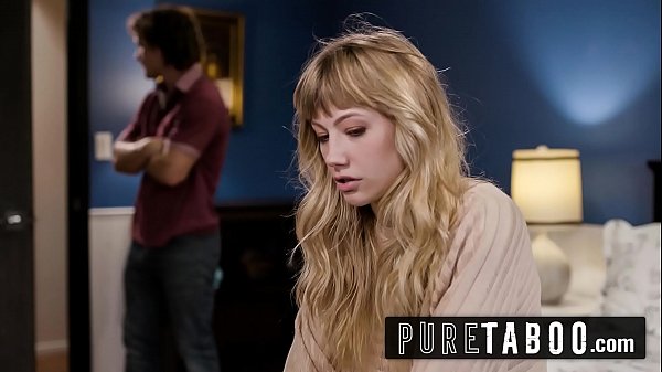 Blonde cewek Ivy Wolfe pertama kali ngewe sama sepupu tiri