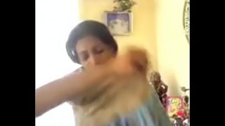 Malu-malu tapi liar, pacar desi siap digoda.