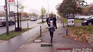 Ngemeng cewek Turki Jerman di jalan buat ngewe bareng di tempat umum