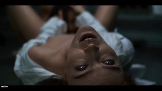 Alien Parasit Pengontrol Pikiran vs Cewek-Cewek Seksi Panas