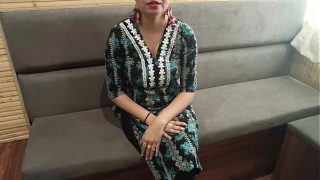 JIJA JI tergoda sama tubuh seksi SAALI, ngewe memek dan buntutnya pake suara Hindi yang bikin makin panas.
