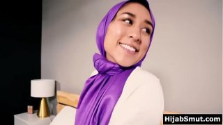 Gadis Arab berhijab ngewe tanpa izin ortu