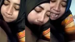 Jilbab ngerasain kontol pertama kali, enak banget sampe minta lagi.