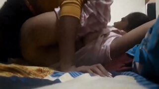 Tonton video mesum tuan tanah ngewein penyewa, bikin makin pengen.
