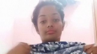 Tontonan topless gadis desi buat pacarnya yang bikin ngiler