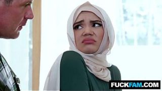 WTF HIJABI Cewek Manis Ngewe Pertama Kali Sama Tukang Ledeng Naudi Nala, Jason Sarcinelli