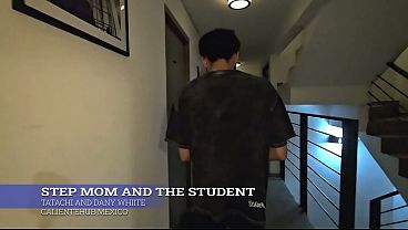 Ibu tiri lagi ngajar muridnya yang lagi panas, di kamar gelap sambil main-main.
