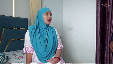 Blinkit kurir cukur bulu memek bini hijab, lalu ngentot brutal.