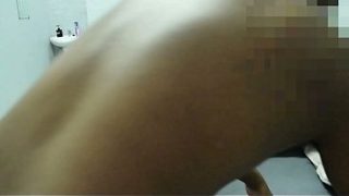 Ibu tiri Afrika Selatan yang norak ngidam kontol gede masuk ke memeknya, dia udah merengek minta digenjotin pas bapak tiri pergi kerja.