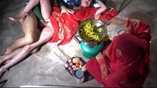 Ibu tiri India desi lagi ML di dapur, ngomong kotor bahasa Hindi, ngewe panas.
