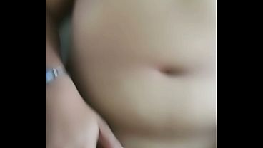 Selingkuh ngentot bini orang, nikmatin pelukan liar di ranjang pinjaman