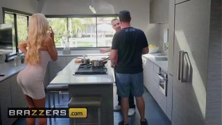 Cerita Istri Beneran – (Courtney Taylor, Keiran Lee) – Courtney Bantuin Suami Biar Ngentot Lebih Enak – Brazzers