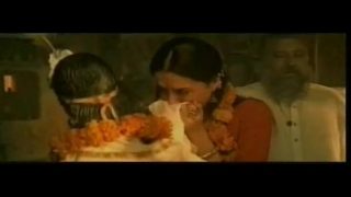 Lagu Hindi Mesra – kita basah di sini, nafas panas di tiap detik