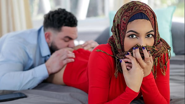 Stepbokep ngajarin hijab stepnya soal ranjang sebelum nikah – Hijab panas