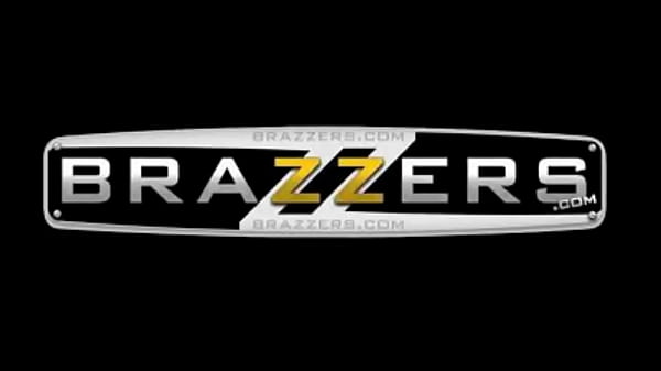 Brazzers, bintang porno, nenen gede banget bikin ngaceng!