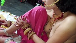 Malam Pertama Pasutri India, Ngewe Panas dengan Suara Hindi Jelas