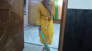 Desi Babu Ke Sath Sharmili Naukarani Ka Bade Chuchchon Wala Jabardast Masti Bhara Chodai Ka Hindi Audio