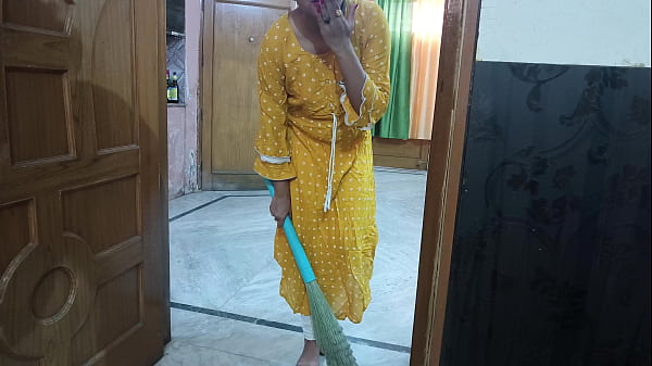 Desi Babu Ke Sath Sharmili Naukarani Ka Bade Chuchchon Wala Jabardast Masti Bhara Chodai Ka Hindi Audio