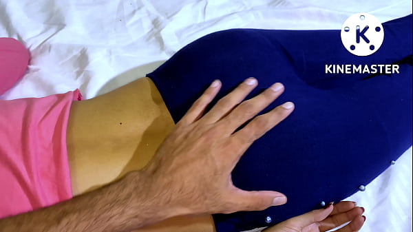 Bokep Indo kakak tiri ngentot keras, chudai penuh nafsu dengan kata-kata kotor Hindi yang jelas