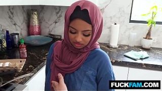 EBONY HIJABI Si Cantik Belajar Jadi Nakal Bareng Hadiya Honey & Allen Swift