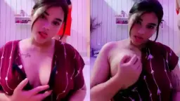 Kimmy Toge Mango ID 71966778, goyangin pantatmu yang montok biar makin basah.