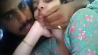 Pasangan muda ngentot di depan kamera, video bokep India panas banget