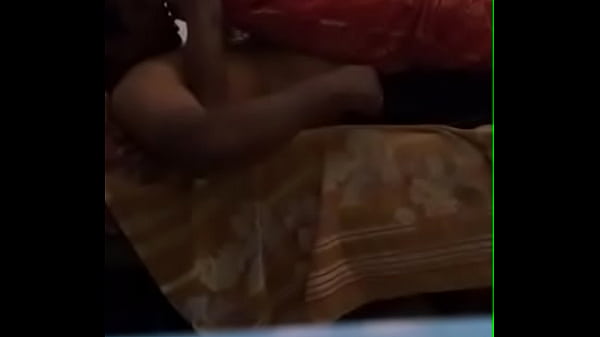 Desi istri lagi nungging di atas, siap digenjot