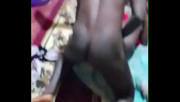 Gadis hitam montok digebukin keras, masih nangis minta kontol besar lagi.