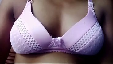 Malam ini gue siapin nasi panas buat cewek India seksi yang bikin loe ngiler.