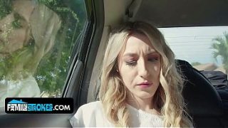 Bokep panas! Vivianne DeSilra montok & Sophia manis bergantian ngecesin kontol di threesome bikin muncrat.