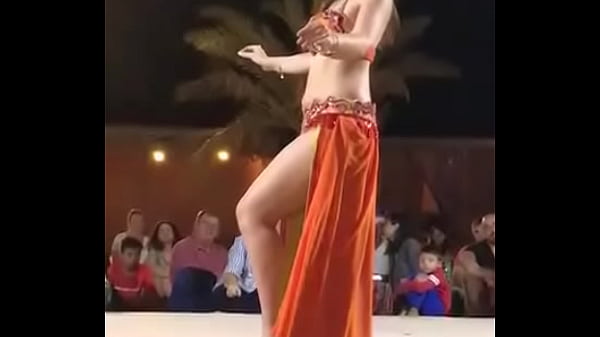 Tarian desi bikin meleleh, goyangannya bikin nafsu membara