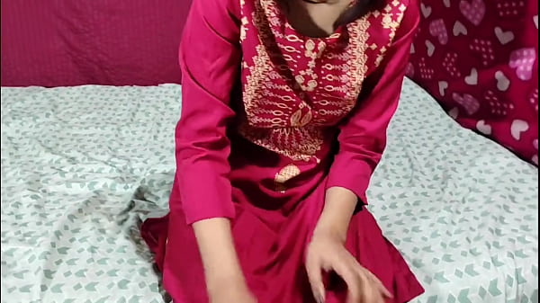 Desi Indian kakak tiri ngewe romantis sama adik tiri pakai suara Hindi