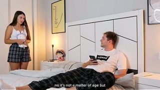 Abang tiri ngentot adik tiri perawan, pancut di dalem memek sempitnya!