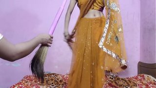 Desi bhabhi bersih-bersih rumah, langsung digocok sama adik ipar