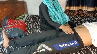 Aku ngentot temen anak tiri yang lebih tua, sekaligus teman sekolah anak tiriku sendiri