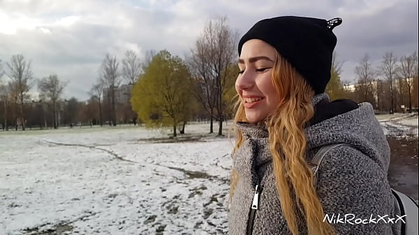 Bella Mur dijembab biar dapet duit! Pickup ala Rusia bikin makin liar.