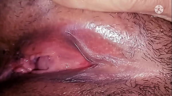 Arab blowjob enak banget, bibirnya basah, lidahnya lincah bikin merem melek.